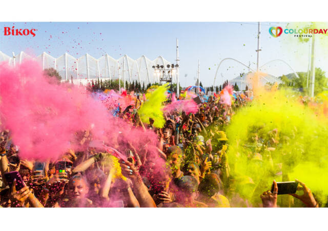 Στο Colourday Festival ξεδιψάμε με Βίκος!
