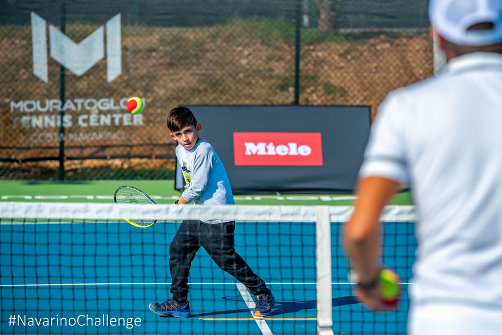 Δραστηριότες τένις για όλες τις ηλικίες σας περιμένουν και φέτος στο Navarino Challenge / photo by Elias Lefas @ Navarino Challenge